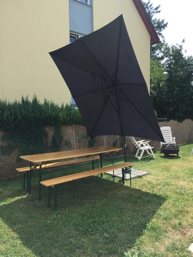 Ferienwohnung Am Bodensee- Zentrale Lage, Free Parking And Wifi, 109 M2, Privater Garten, 7 Gaeste, 2X Kingsize Boxspringbett, Familienfreundlich 腓特烈港 外观 照片