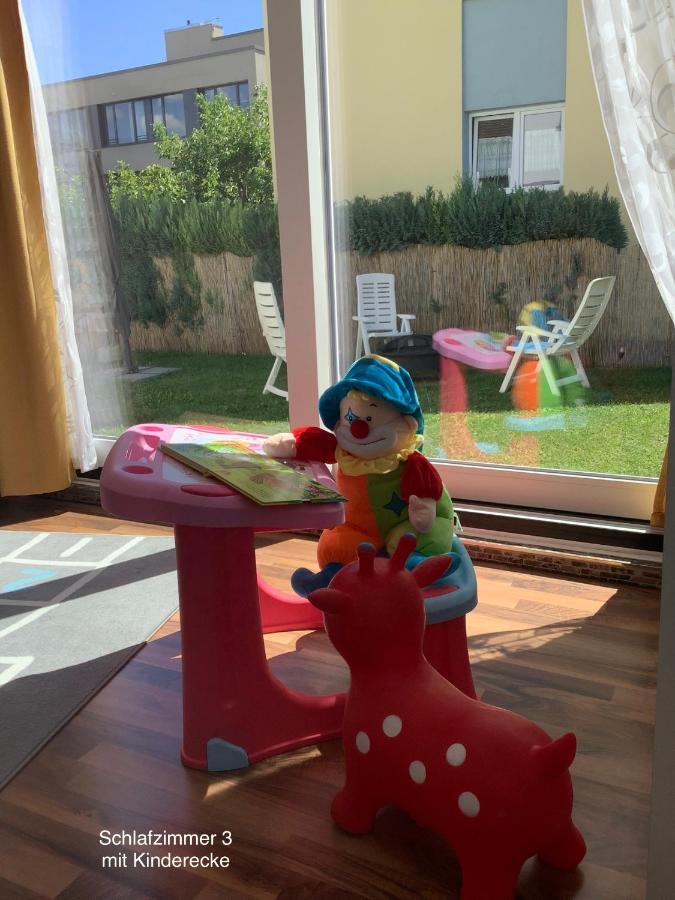 Ferienwohnung Am Bodensee- Zentrale Lage, Free Parking And Wifi, 109 M2, Privater Garten, 7 Gaeste, 2X Kingsize Boxspringbett, Familienfreundlich 腓特烈港 外观 照片