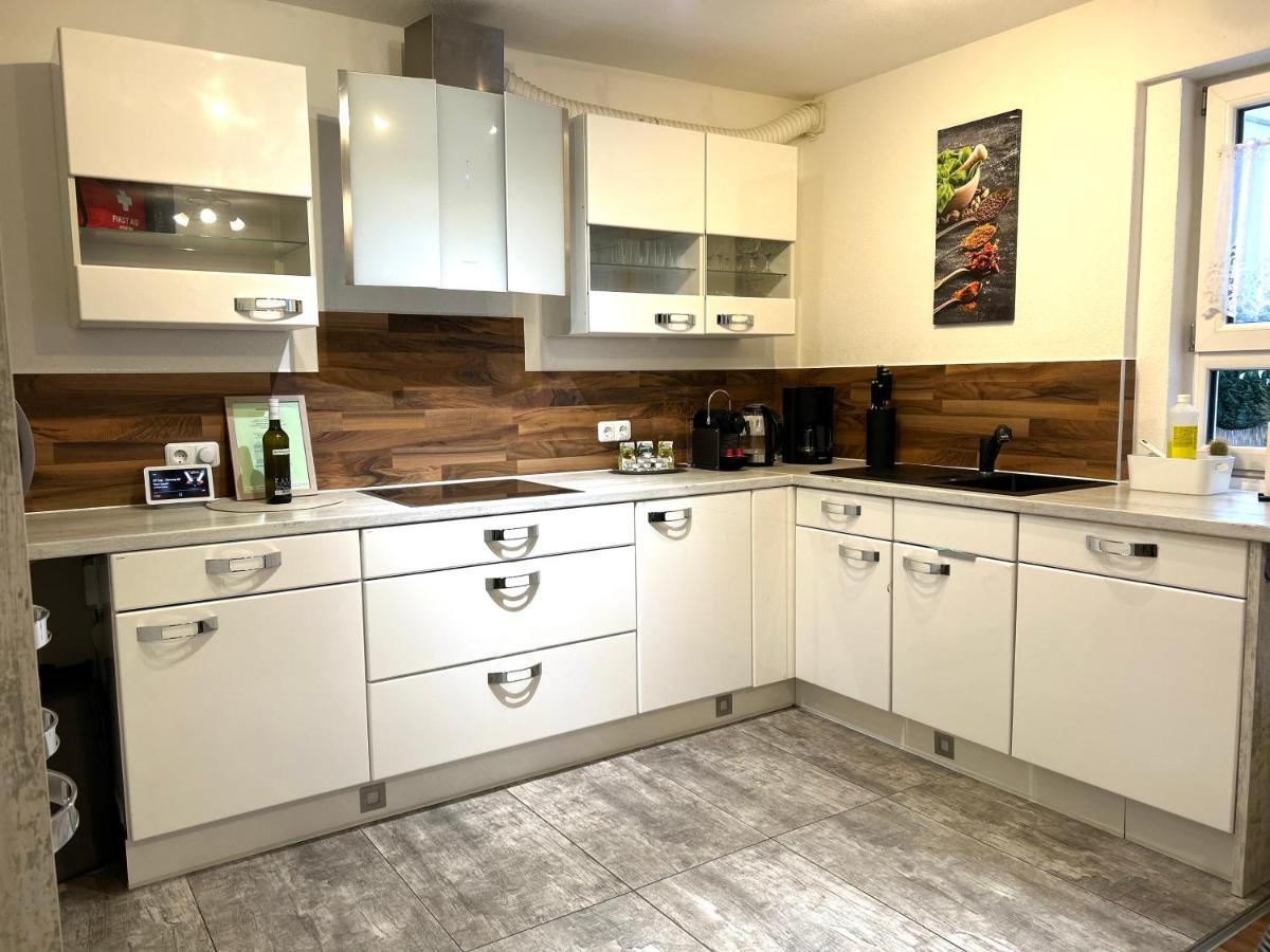 Ferienwohnung Am Bodensee- Zentrale Lage, Free Parking And Wifi, 109 M2, Privater Garten, 7 Gaeste, 2X Kingsize Boxspringbett, Familienfreundlich 腓特烈港 外观 照片