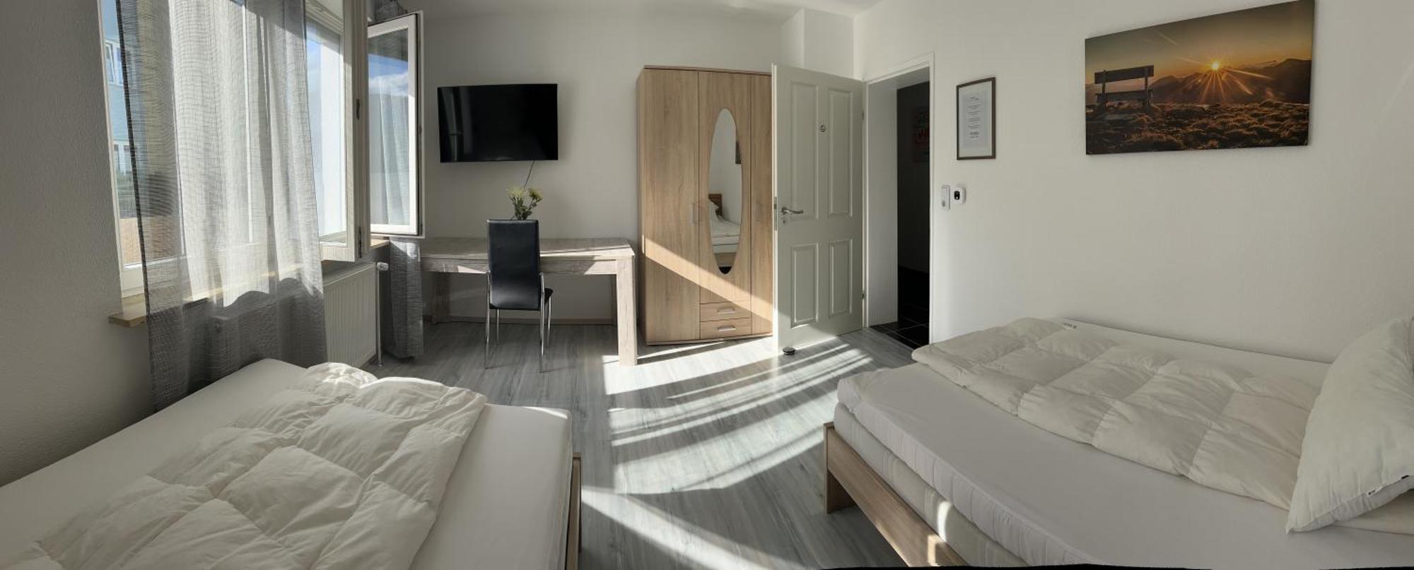 Ferienwohnung Am Bodensee- Zentrale Lage, Free Parking And Wifi, 109 M2, Privater Garten, 7 Gaeste, 2X Kingsize Boxspringbett, Familienfreundlich 腓特烈港 外观 照片